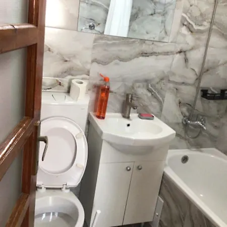 Appartement Cu 2 La Etaj 1 In Pozitie Centrala Centrala *